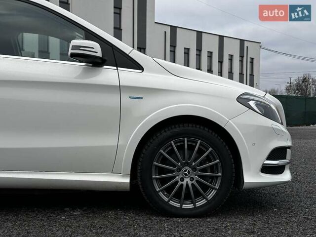 Белый Мерседес Б-класс, объемом двигателя 0 л и пробегом 47 тыс. км за 10699 $, фото 14 на Automoto.ua