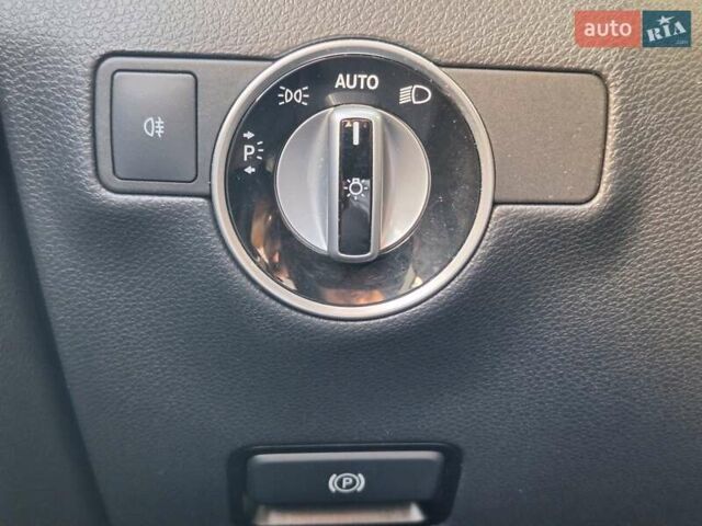 Белый Мерседес Б-класс, объемом двигателя 0 л и пробегом 82 тыс. км за 12300 $, фото 47 на Automoto.ua