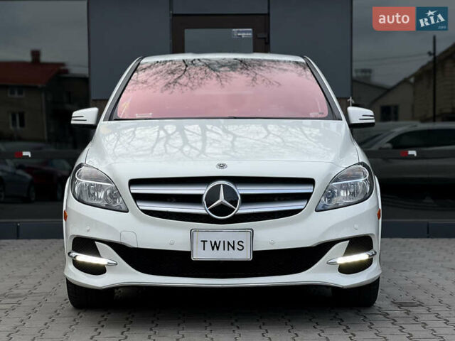 Білий Мерседес Б-клас, об'ємом двигуна 0 л та пробігом 52 тис. км за 10900 $, фото 1 на Automoto.ua