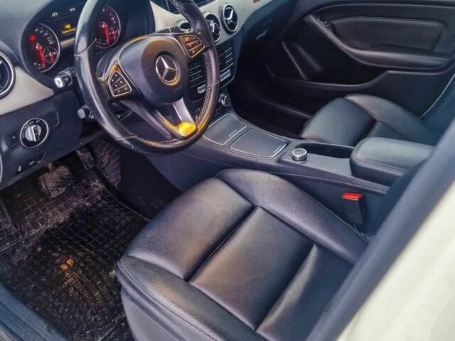 Білий Мерседес Б-клас, об'ємом двигуна 2 л та пробігом 110 тис. км за 2700 $, фото 6 на Automoto.ua