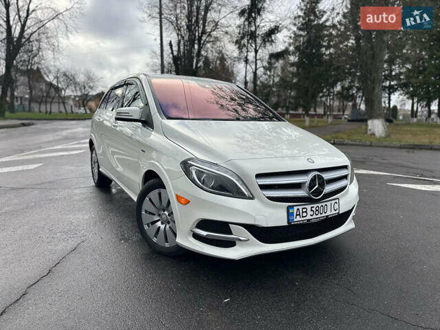 Белый Мерседес Б-класс, объемом двигателя 0 л и пробегом 40 тыс. км за 13699 $, фото 15 на Automoto.ua