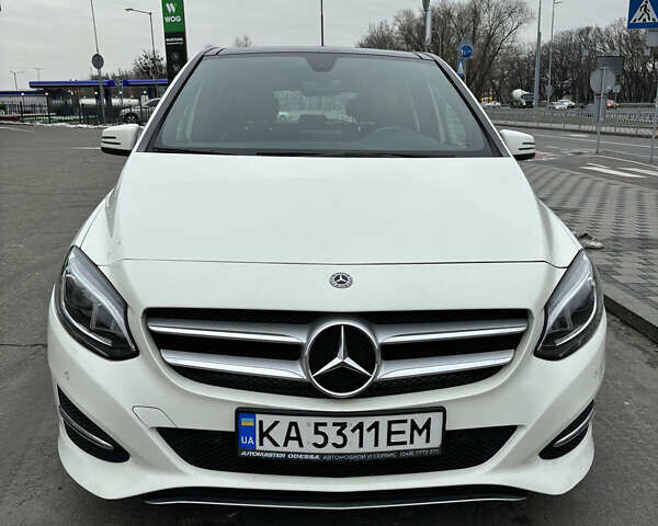 Белый Мерседес Б-класс, объемом двигателя 1.99 л и пробегом 60 тыс. км за 17200 $, фото 4 на Automoto.ua