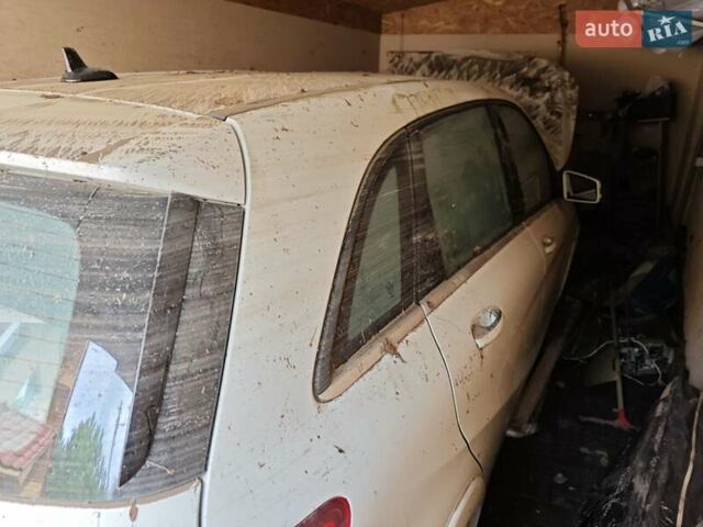 Білий Мерседес Б-клас, об'ємом двигуна 0 л та пробігом 70 тис. км за 7000 $, фото 4 на Automoto.ua