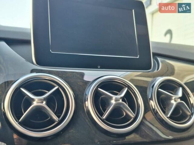 Белый Мерседес Б-класс, объемом двигателя 0 л и пробегом 82 тыс. км за 12300 $, фото 49 на Automoto.ua
