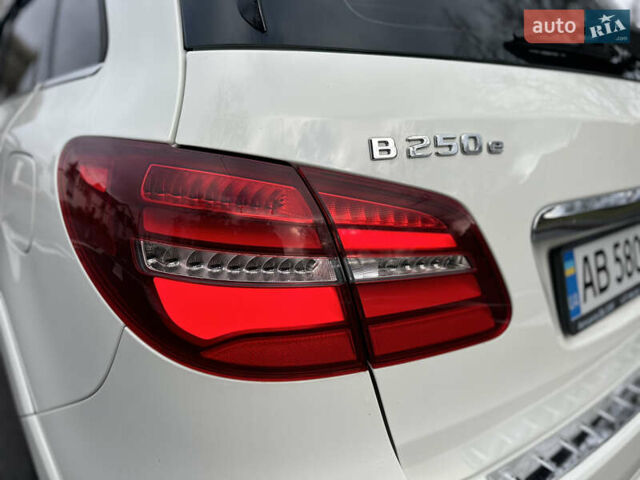 Белый Мерседес Б-класс, объемом двигателя 0 л и пробегом 40 тыс. км за 13750 $, фото 14 на Automoto.ua