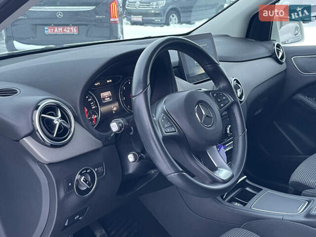 Белый Мерседес Б-класс, объемом двигателя 1.5 л и пробегом 70 тыс. км за 17900 $, фото 33 на Automoto.ua