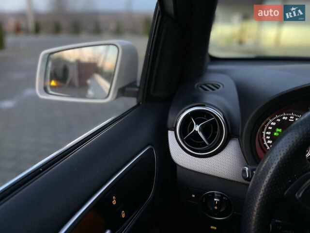 Белый Мерседес Б-класс, объемом двигателя 0 л и пробегом 65 тыс. км за 13900 $, фото 45 на Automoto.ua
