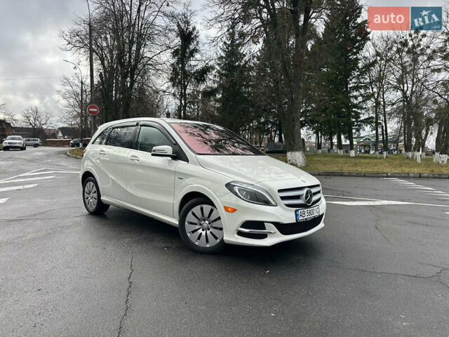 Белый Мерседес Б-класс, объемом двигателя 0 л и пробегом 40 тыс. км за 13750 $, фото 19 на Automoto.ua