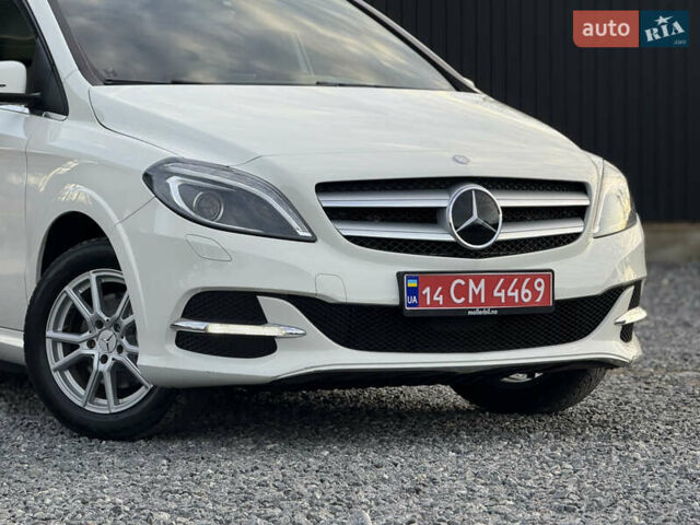 Білий Мерседес Б-клас, об'ємом двигуна 0 л та пробігом 60 тис. км за 10999 $, фото 6 на Automoto.ua