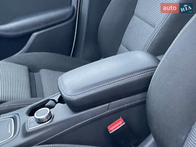 Белый Мерседес Б-класс, объемом двигателя 1.5 л и пробегом 70 тыс. км за 17900 $, фото 35 на Automoto.ua