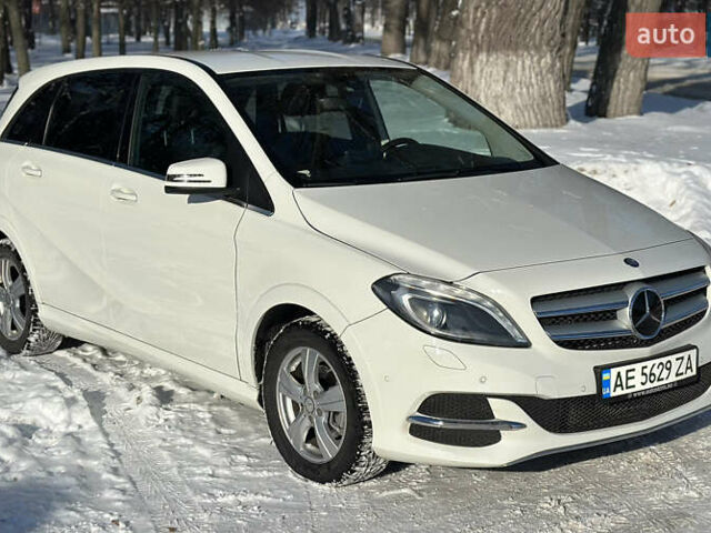 Білий Мерседес Б-клас, об'ємом двигуна 0 л та пробігом 68 тис. км за 13300 $, фото 6 на Automoto.ua