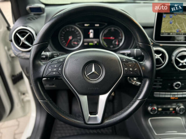 Білий Мерседес Б-клас, об'ємом двигуна 0 л та пробігом 52 тис. км за 10900 $, фото 28 на Automoto.ua