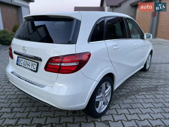 Белый Мерседес Б-класс, объемом двигателя 0 л и пробегом 65 тыс. км за 13900 $, фото 11 на Automoto.ua