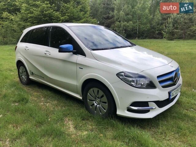 Білий Мерседес Б-клас, об'ємом двигуна 0 л та пробігом 43 тис. км за 12900 $, фото 13 на Automoto.ua