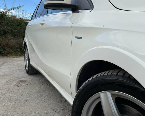 Мерседес Б-класс 2017 в Виннице на Automoto.ua Белый Мерседес Б-класс, объемом двигателя 0 л и пробегом 64 тыс. км за 10500 $, фото 23 на Automoto.ua