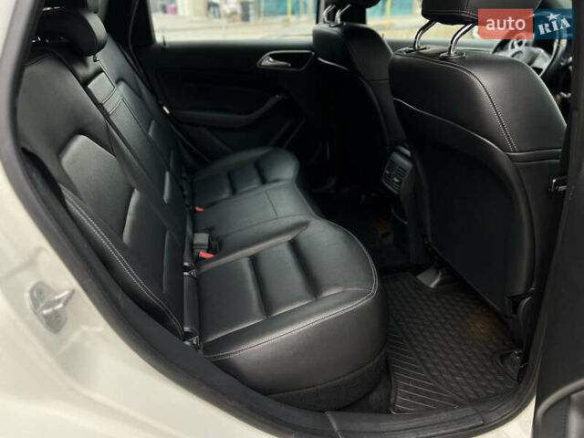 Білий Мерседес Б-клас, об'ємом двигуна 0 л та пробігом 52 тис. км за 10900 $, фото 25 на Automoto.ua