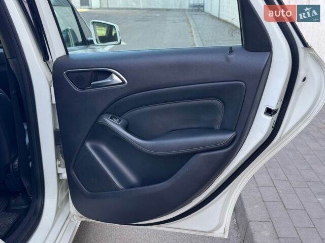 Белый Мерседес Б-класс, объемом двигателя 1.99 л и пробегом 158 тыс. км за 11999 $, фото 27 на Automoto.ua