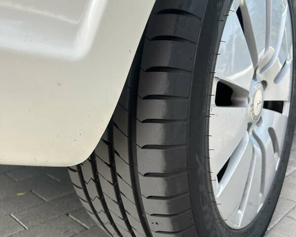 Белый Мерседес Б-класс, объемом двигателя 0 л и пробегом 74 тыс. км за 13500 $, фото 36 на Automoto.ua