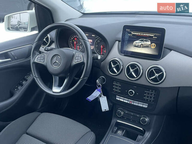 Белый Мерседес Б-класс, объемом двигателя 1.5 л и пробегом 70 тыс. км за 17900 $, фото 28 на Automoto.ua