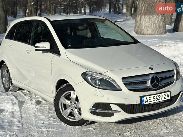 Білий Мерседес Б-клас, об'ємом двигуна 0 л та пробігом 68 тис. км за 13300 $, фото 4 на Automoto.ua