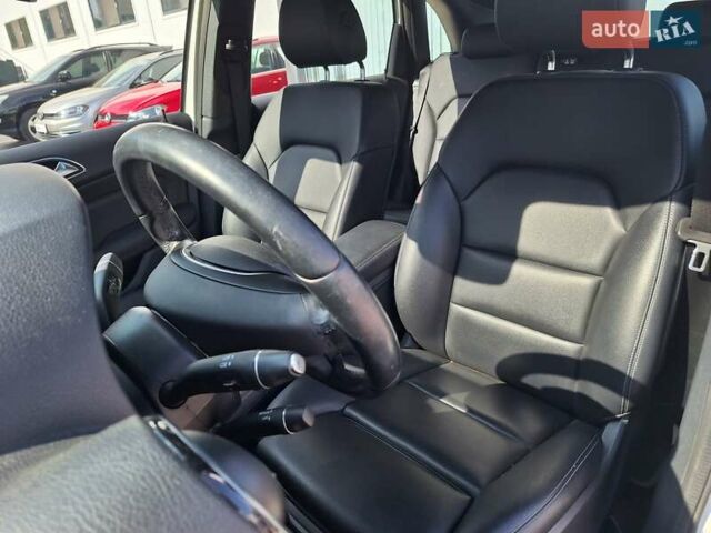 Белый Мерседес Б-класс, объемом двигателя 0 л и пробегом 82 тыс. км за 12300 $, фото 22 на Automoto.ua