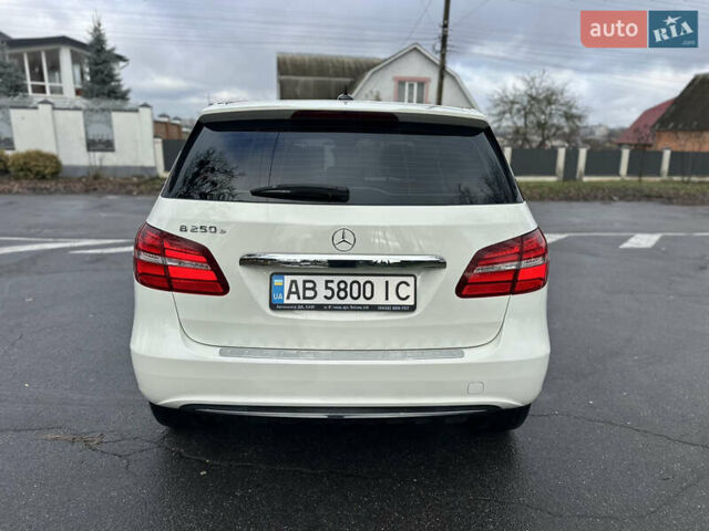 Белый Мерседес Б-класс, объемом двигателя 0 л и пробегом 40 тыс. км за 13750 $, фото 8 на Automoto.ua