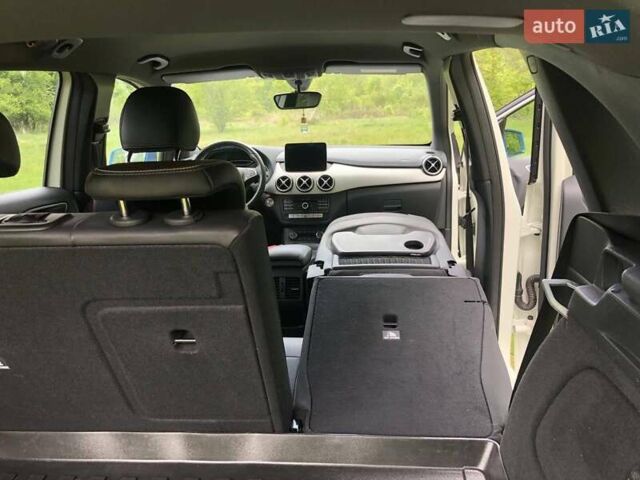 Белый Мерседес Б-класс, объемом двигателя 0 л и пробегом 43 тыс. км за 14800 $, фото 35 на Automoto.ua