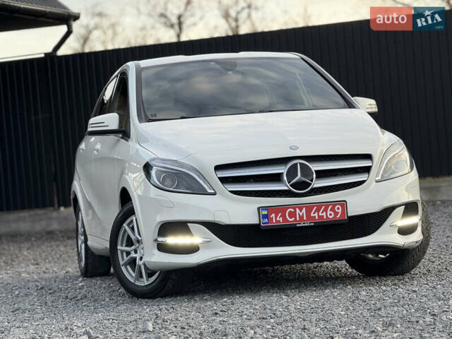 Білий Мерседес Б-клас, об'ємом двигуна 0 л та пробігом 60 тис. км за 10999 $, фото 7 на Automoto.ua