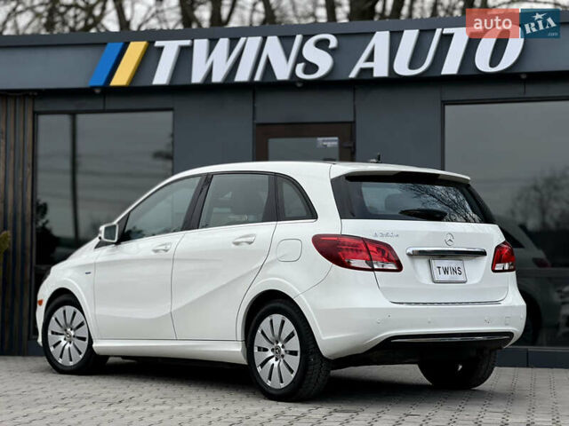 Білий Мерседес Б-клас, об'ємом двигуна 0 л та пробігом 52 тис. км за 10900 $, фото 23 на Automoto.ua