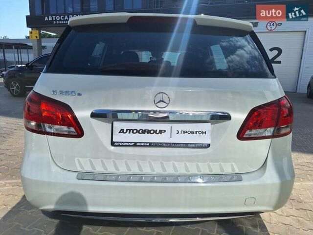 Белый Мерседес Б-класс, объемом двигателя 0 л и пробегом 82 тыс. км за 12300 $, фото 10 на Automoto.ua