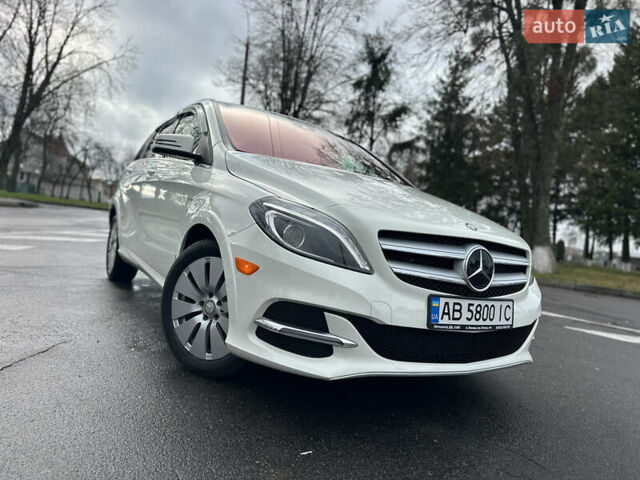 Белый Мерседес Б-класс, объемом двигателя 0 л и пробегом 40 тыс. км за 13750 $, фото 18 на Automoto.ua