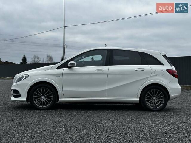 Белый Мерседес Б-класс, объемом двигателя 0 л и пробегом 47 тыс. км за 10699 $, фото 4 на Automoto.ua