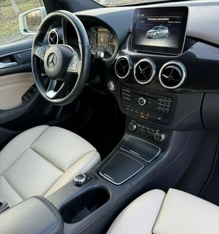 Белый Мерседес Б-класс, объемом двигателя 0 л и пробегом 60 тыс. км за 10799 $, фото 34 на Automoto.ua