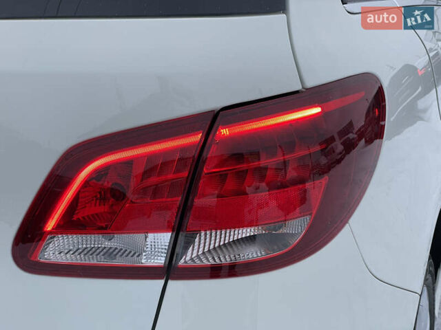 Белый Мерседес Б-класс, объемом двигателя 1.5 л и пробегом 70 тыс. км за 17900 $, фото 16 на Automoto.ua