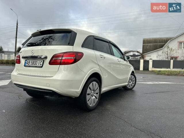 Белый Мерседес Б-класс, объемом двигателя 0 л и пробегом 40 тыс. км за 13750 $, фото 10 на Automoto.ua