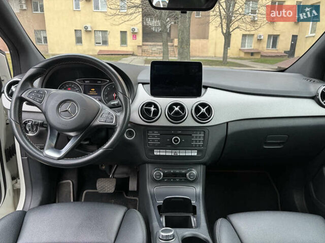 Белый Мерседес Б-класс, объемом двигателя 1.99 л и пробегом 60 тыс. км за 17200 $, фото 8 на Automoto.ua