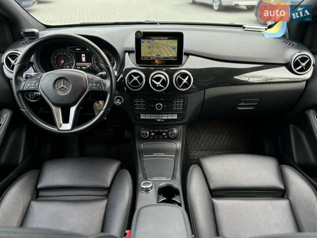 Білий Мерседес Б-клас, об'ємом двигуна 0 л та пробігом 52 тис. км за 10900 $, фото 8 на Automoto.ua