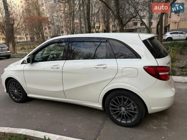 Білий Мерседес Б-клас, об'ємом двигуна 0 л та пробігом 131 тис. км за 14900 $, фото 4 на Automoto.ua
