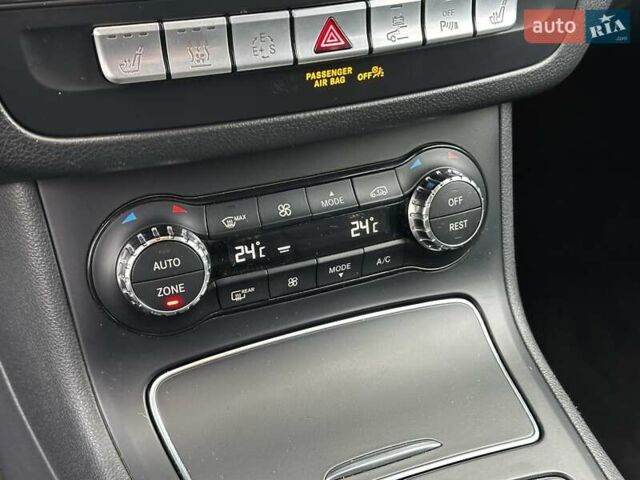 Белый Мерседес Б-класс, объемом двигателя 0 л и пробегом 47 тыс. км за 10699 $, фото 32 на Automoto.ua