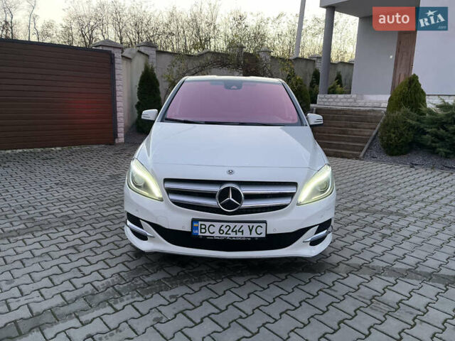 Белый Мерседес Б-класс, объемом двигателя 0 л и пробегом 65 тыс. км за 13900 $, фото 40 на Automoto.ua