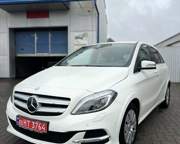 Білий Мерседес Б-клас, об'ємом двигуна 0 л та пробігом 96 тис. км за 9600 $, фото 1 на Automoto.ua