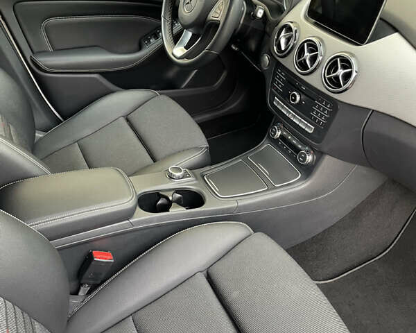 Мерседес Б-класс 2017 в Виннице на Automoto.ua Белый Мерседес Б-класс, объемом двигателя 0 л и пробегом 64 тыс. км за 10500 $, фото 5 на Automoto.ua