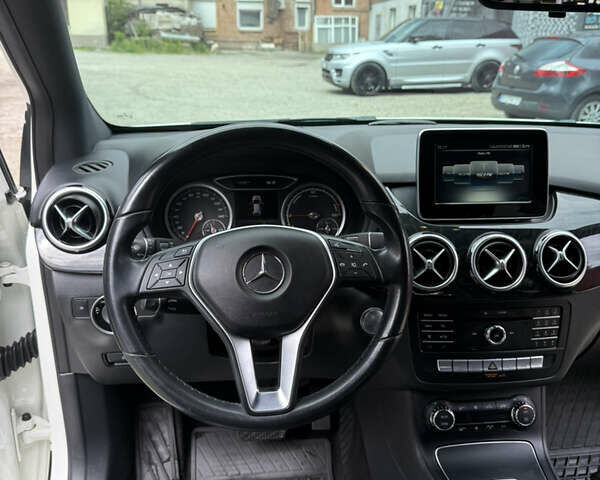 Белый Мерседес Б-класс, объемом двигателя 0 л и пробегом 77 тыс. км за 12900 $, фото 13 на Automoto.ua