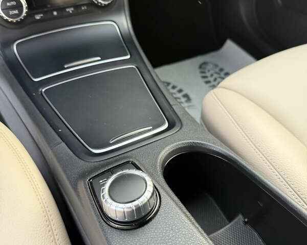 Білий Мерседес Б-клас, об'ємом двигуна 0 л та пробігом 60 тис. км за 10999 $, фото 26 на Automoto.ua