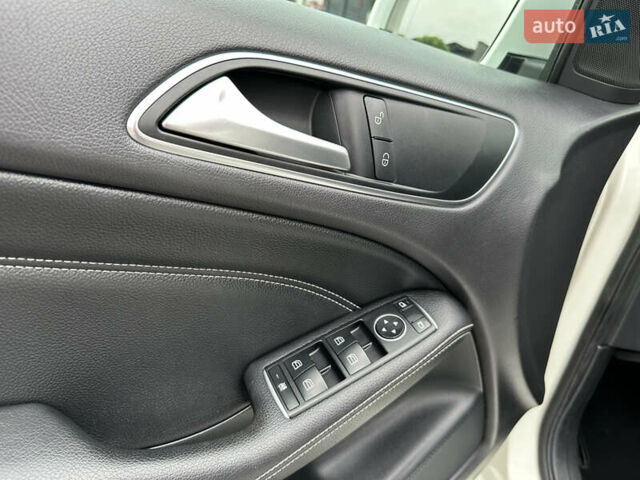 Белый Мерседес Б-класс, объемом двигателя 2.2 л и пробегом 192 тыс. км за 14600 $, фото 18 на Automoto.ua