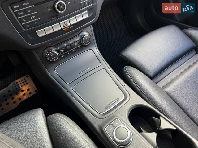 Білий Мерседес Б-клас, об'ємом двигуна 1.99 л та пробігом 80 тис. км за 22990 $, фото 21 на Automoto.ua