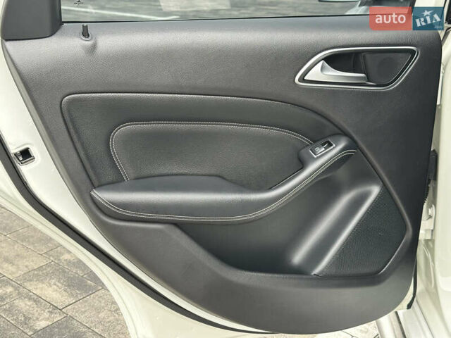 Белый Мерседес Б-класс, объемом двигателя 2.2 л и пробегом 192 тыс. км за 14600 $, фото 34 на Automoto.ua