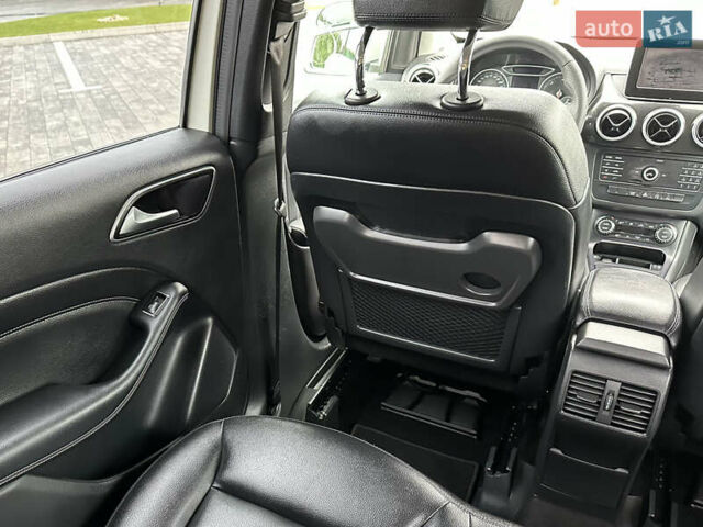 Белый Мерседес Б-класс, объемом двигателя 2.2 л и пробегом 192 тыс. км за 14600 $, фото 32 на Automoto.ua