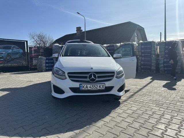 Белый Мерседес Б-класс, объемом двигателя 2.1 л и пробегом 287 тыс. км за 13900 $, фото 5 на Automoto.ua