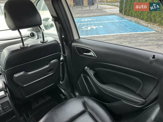 Белый Мерседес Б-класс, объемом двигателя 2.2 л и пробегом 192 тыс. км за 14600 $, фото 31 на Automoto.ua